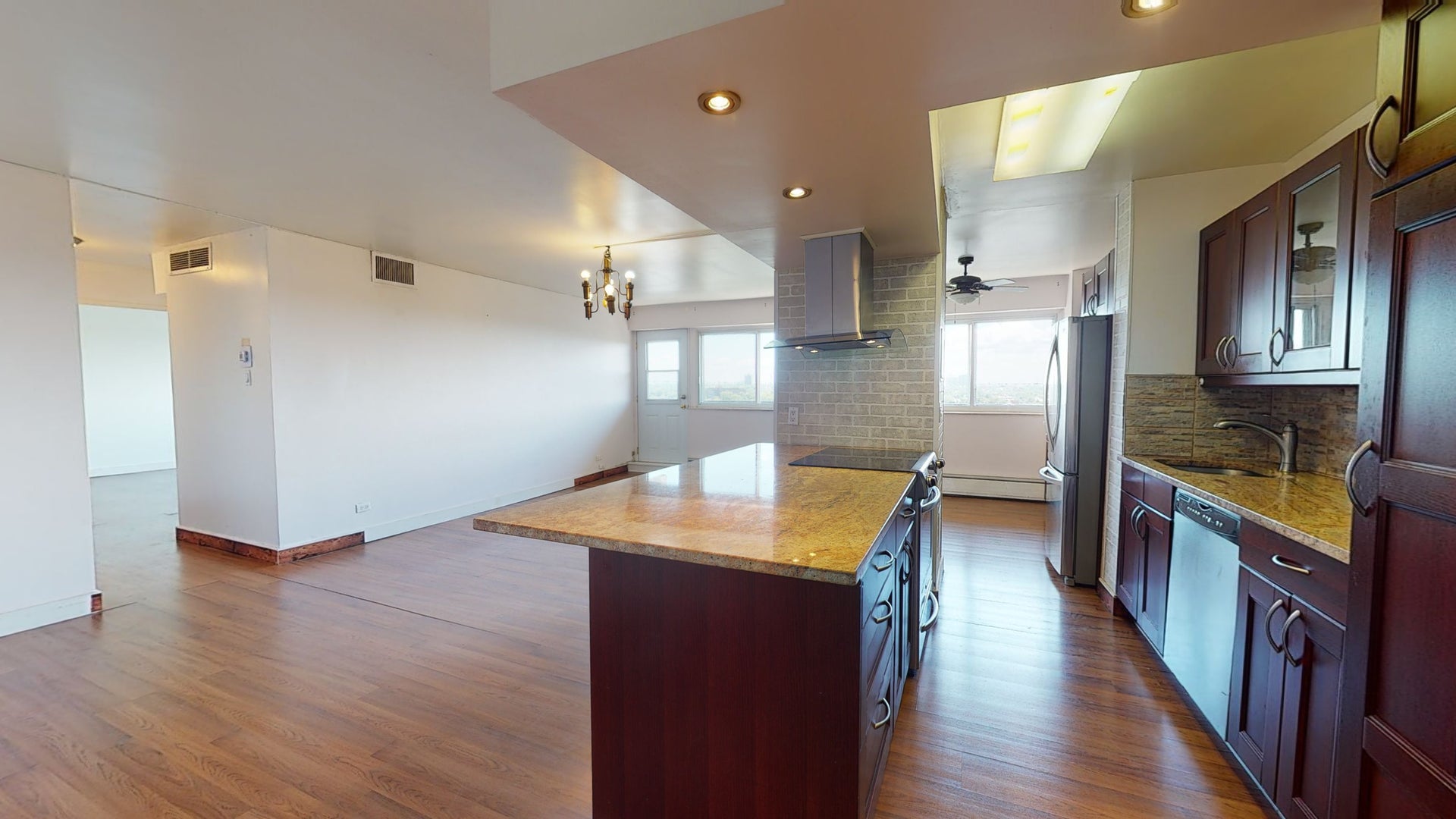 5700 Boul Cavendish, Côte SaintLuc