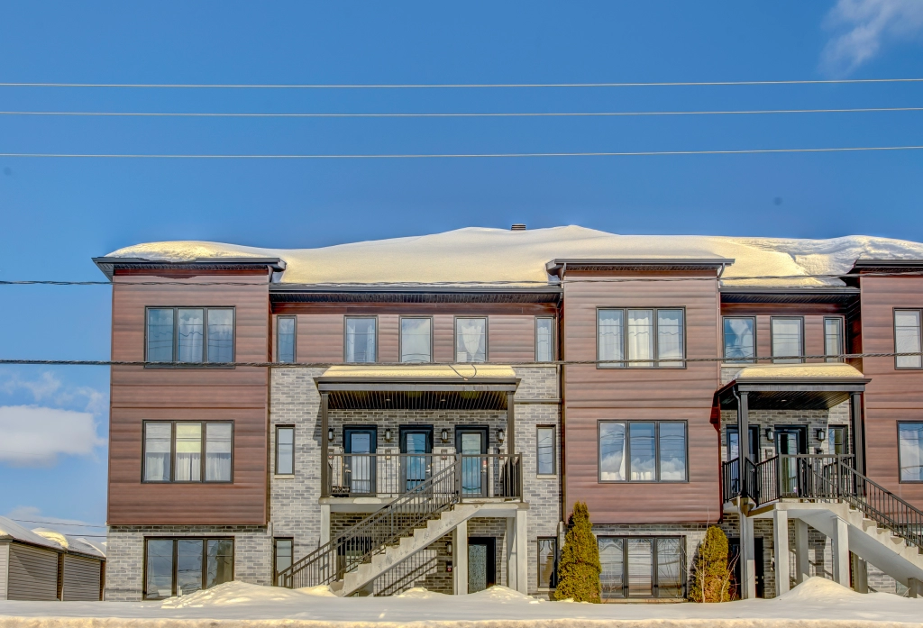 3223 Chem. d'Oka, SainteMarthesurleLac